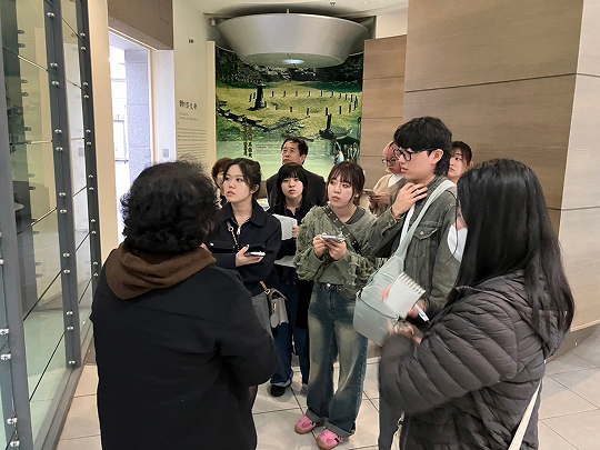 「済州島地域の宗教（シャーマニズムなどの民間宗教）と文化（社会、政治、歴史、言語、教育、経済など）の変容」（実習地：韓国 済州島）