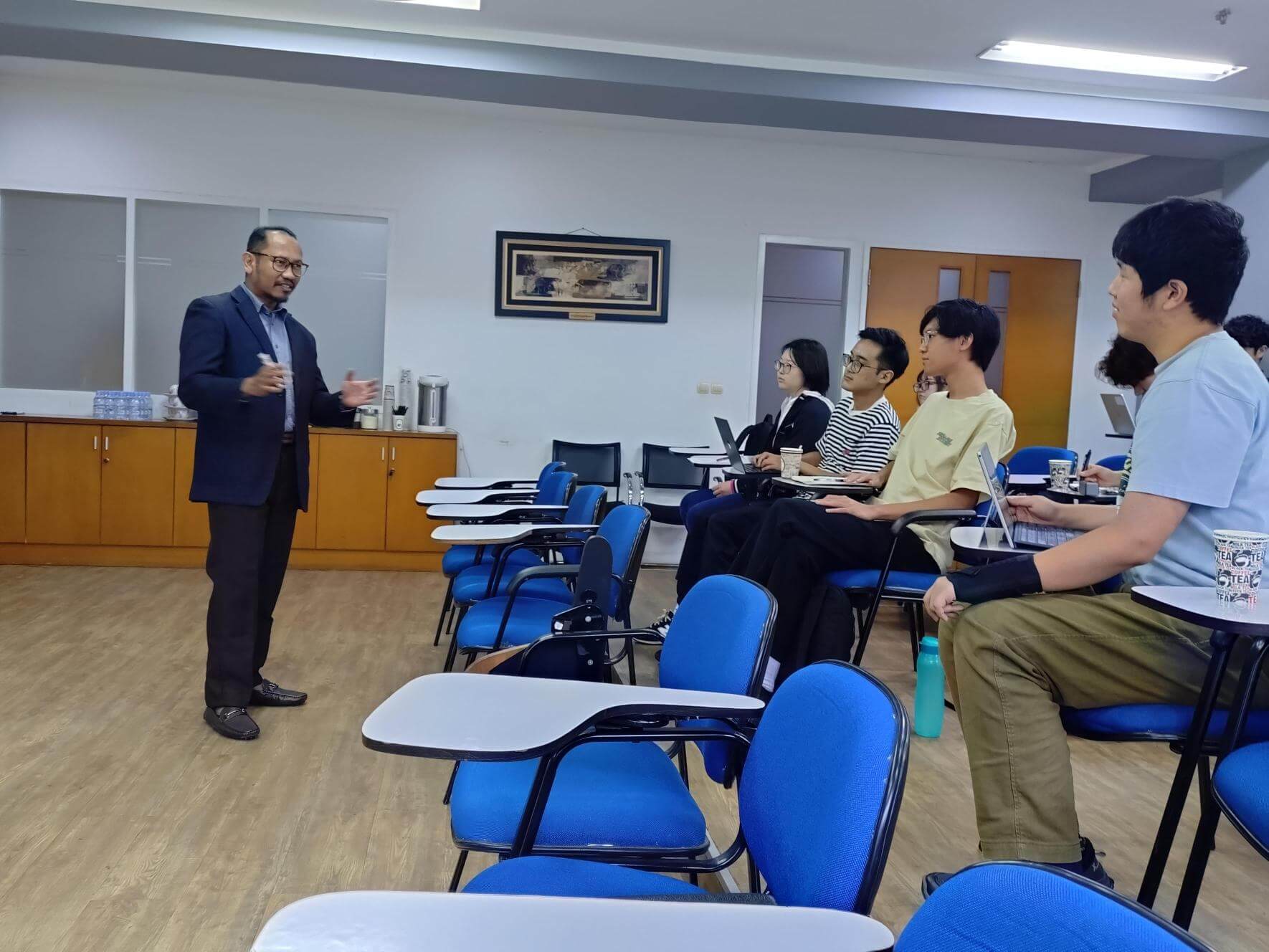 インドネシア大学での講義風景（インドネシア ジャカルタ）