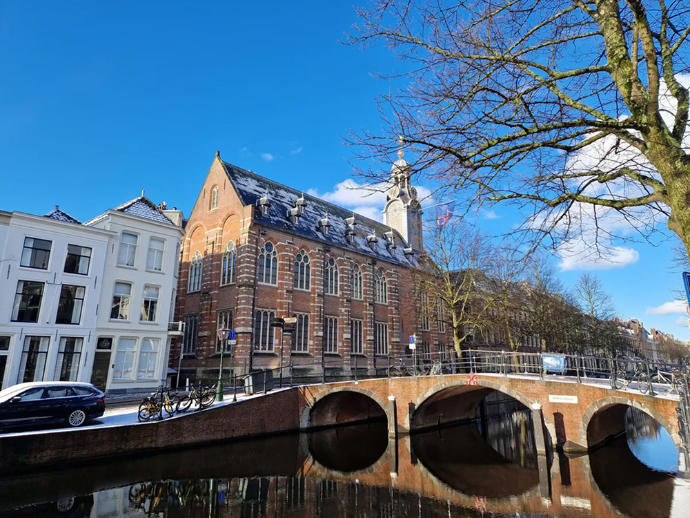 ライデン大学