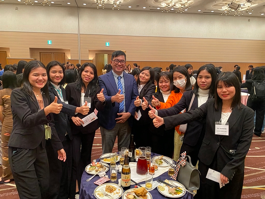 日本で働く教え子たちとの懇親会にて