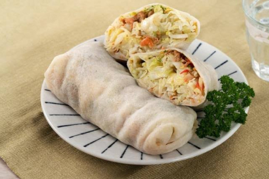 清明節に味わう「潤餅」具材はお好みで