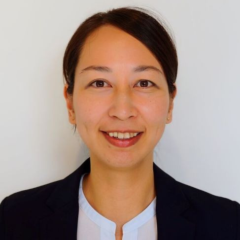山根 友美