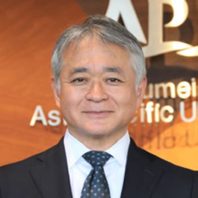 山川 哲史