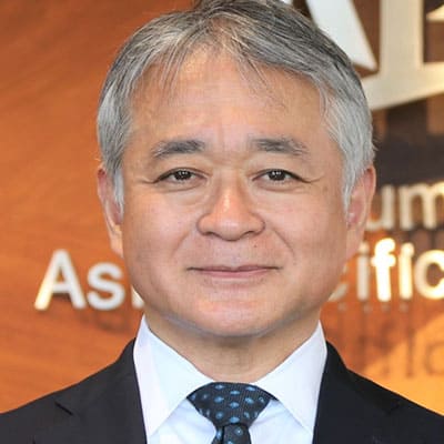 山川 哲史