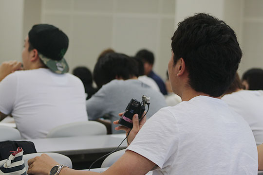 Global Alumni Lectureプログラム - 英語を学ぶ、英語を使って仕事をするということ－4名の卒業生が講演